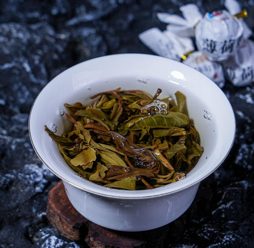 2025《薄荷塘乔木》春茶小龙珠 7克*15颗 普洱生茶 商品图5