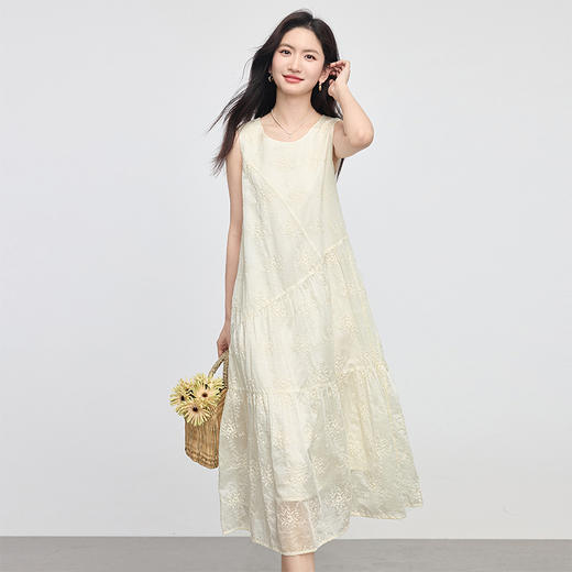 【专属特价】熙世界度假风天丝绣花连衣裙女2025夏新款莱赛尔圆领无袖背心裙子 商品图4