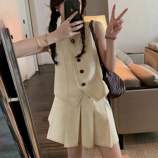 【AUChris澳克里斯小香风马甲两件套】 98% 棉斜纹面料 撞色缝纫线 +复古纽扣 富家乖乖女氛围直接拿捏住 商品图4