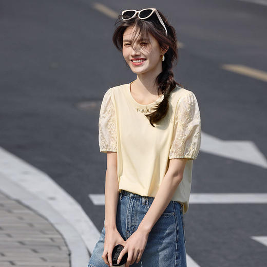【专属特价】熙世界蕾丝短袖拼接白色T恤女2025年夏季新款圆领设计感体恤上衣 商品图4