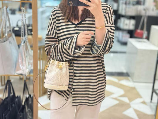 ¥1580🇺🇸Toryburch TB 专柜monogram 白色老花水桶mini小号，老花和logo元素绝美～尺寸约： 18*14*8.2cm 商品图5