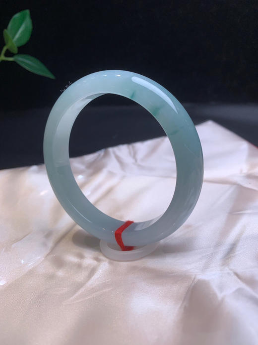 620098，58冰飘花手镯，很清新秀气，带底色，飘一抹清新蓝花 商品图2