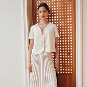 OLrain欧芮儿杏色法式设计感短外套女夏季2025新款波浪边V领上衣