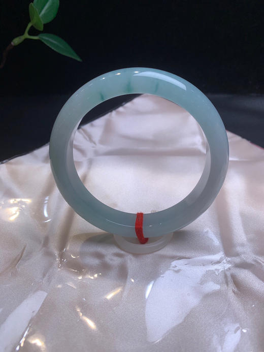 620098，58冰飘花手镯，很清新秀气，带底色，飘一抹清新蓝花 商品图1