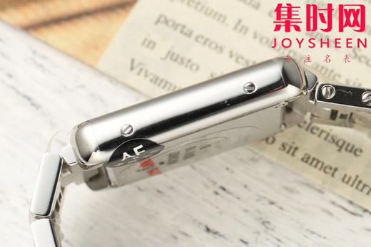 卡地亚Tank AF坦克系列 小号 女士石英腕表
【表壳】表盘尺寸：小号29.5mm*22mm 商品图6
