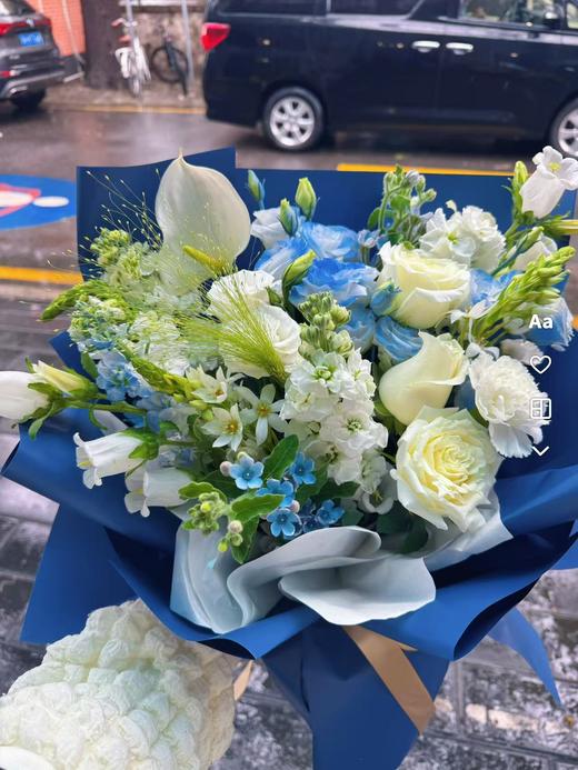 蓝色系玫瑰蓝星等混搭花束 商品图0