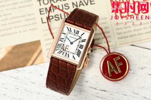 卡地亚Tank AF坦克系列 中号 女士石英腕表
【表壳】表盘尺寸：中号33.7mm*25.5mm 商品图0