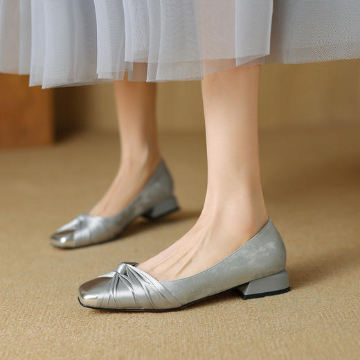 【预售5天】法式拼色粗跟单鞋女新款浅口晚风通勤小香风女鞋KYD&31-12 商品图1