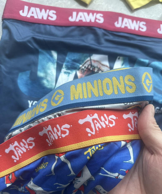 全新正品日本环球影城小黄人蜘蛛侠等快干冰丝弹力平角裤男士短裤

尺码M适合120-140斤 L适合140-160斤
特价💰79四条包邮，颜色随机
贴身衣物无质量问题不退换 商品图2