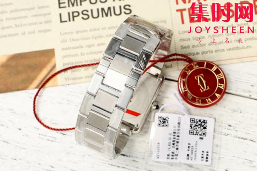 卡地亚Tank AF坦克系列 中号 女士石英腕表
【表壳】表盘尺寸：中号33.7mm*25.5mm 商品图8