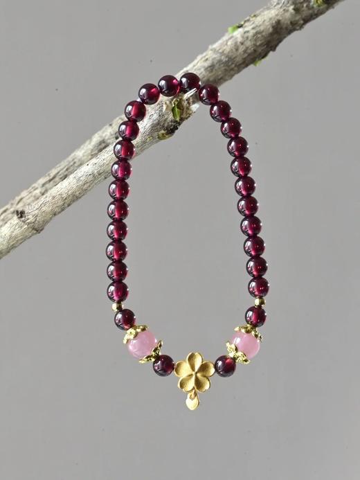 【敦煌桃缘·石榴石小花手串】敦煌小众石榴石桃花手串 女款闺蜜百搭小众轻奢手饰品 商品图6