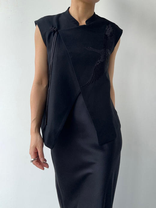 丝所｜S23N001 惊鸿斜襟马甲［ 黑A  / 白B  ] 商品图2