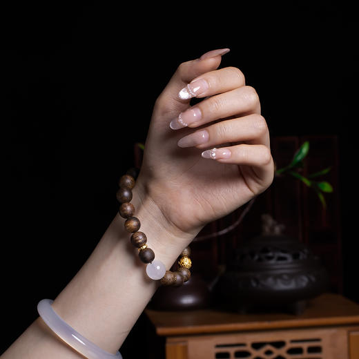 XY0380沉香+月光石素雅手串 商品图0