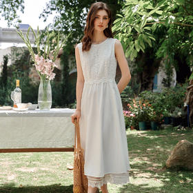 OLrain欧芮儿法式浪漫绣花度假小白裙女夏季2025新款镂空A字裙