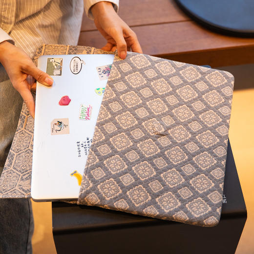 电脑包手持笔记本苹果电脑包内胆包女士高级感收纳包手拿包通勤旅行 商品图3