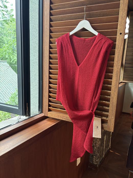 PIANAI冷小姐# 红色v领飘带罩衫 商品图1