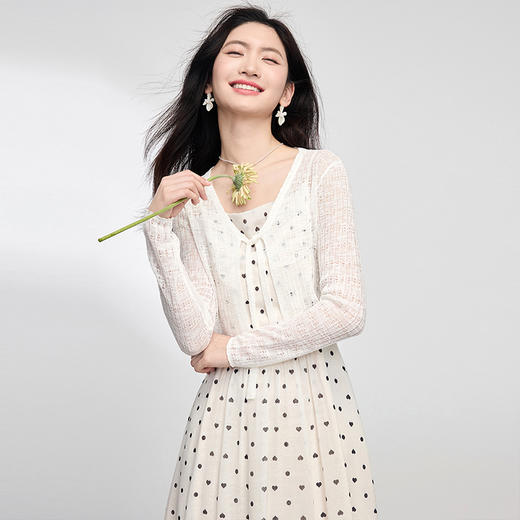 【周末秒杀】熙世界轻薄冰丝针织开衫女夏新款外搭防晒空调罩衫短款披肩小外套 商品图4