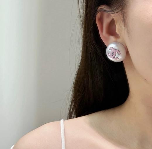 香奈儿 大白珠黑/粉c耳钉（XJ） 商品图6