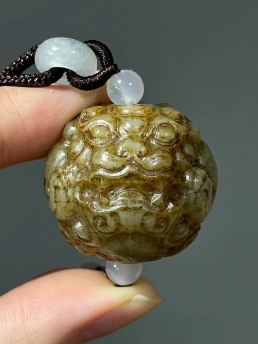 褐沁白玉雕瑞狮首大圆珠，顺丰包邮 商品图1