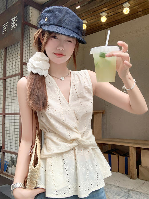 <曾小咸推荐>小众设计镂空V领扭结无袖背心小衫 商品图10