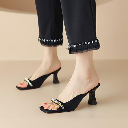 【预售5天】水钻小香风凉拖鞋外穿露趾显白绝美高跟鞋香槟色方头一字凉鞋女夏ZF&ZF3616 商品图1