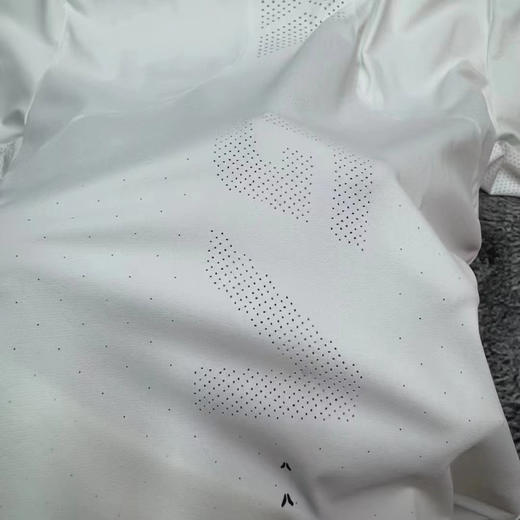 原单正品 KAILAS凯乐石FUGA跑山吸湿速干透气散热轻量弹力功能短袖T
两个色，尺码S-XXL
原价530 商品图8