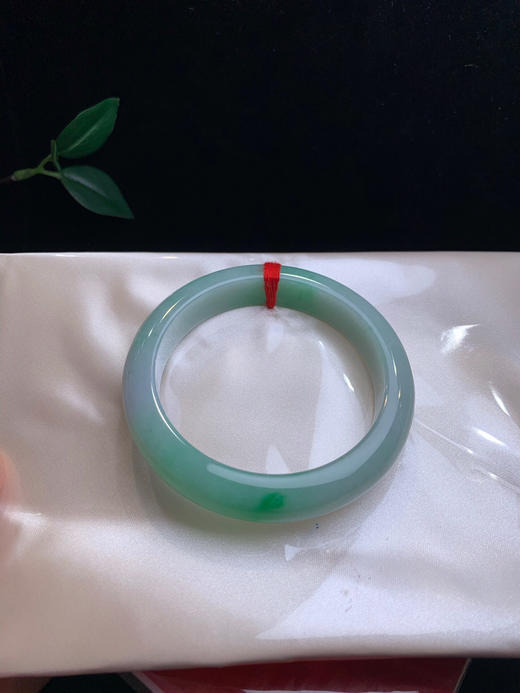 620105，58.飘阳绿手镯 ，绿底 底妆非常细腻  润润的 商品图5