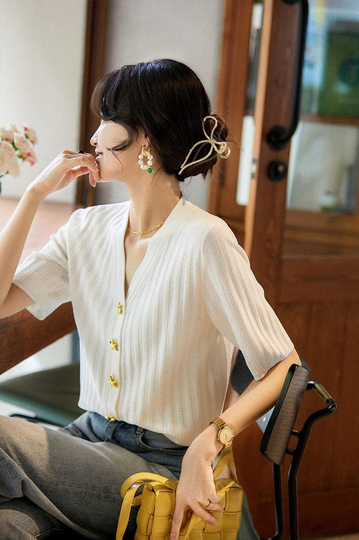 精致海星纽扣显瘦V领冰麻针织衫 商品图6