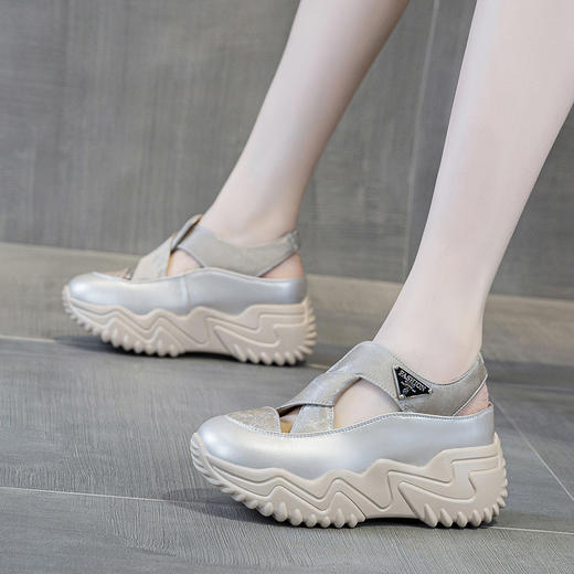 老爹鞋夏款包头镂空凉鞋，百搭厚底时尚休闲透气LMS24103 商品图1