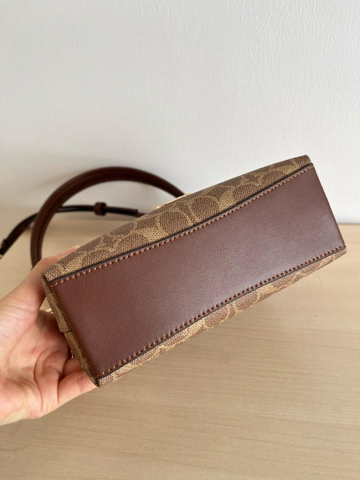 夏季特惠💰470 蔻驰 CBH15 Mini laurel系列流浪包 单肩斜挎包 商品图4