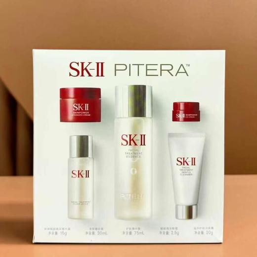 sk2入门经典五件套
内含:
①sk2洁面20g
②sk3神仙水30ml
③sk2神仙水75ml
④sk2大红瓶滋润面霜15ml
⑤sk2眼霜2.5g 商品图1