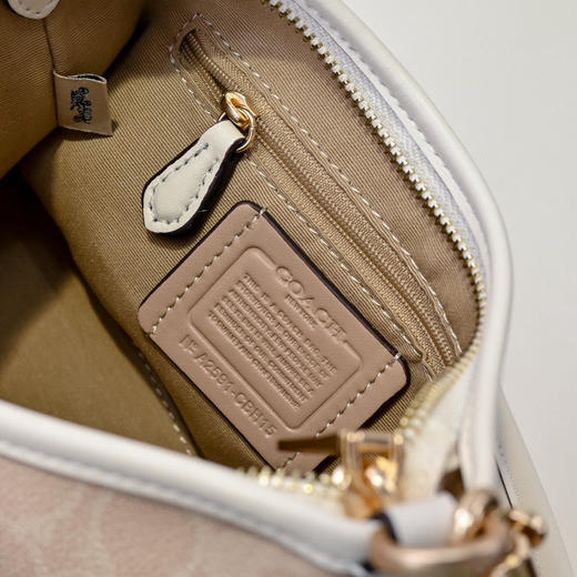 夏季特惠💰470 蔻驰新款流浪包小号CBH15 尺寸:19*15*8cm 商品图6