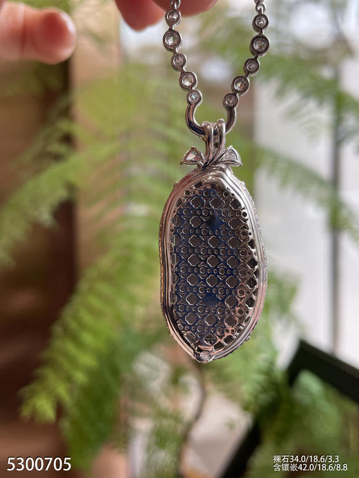 玻璃种飘翠叶子吊坠    79999【5300705】 商品图8