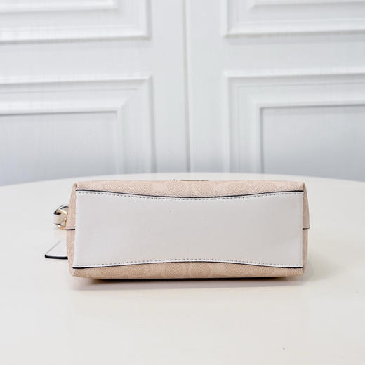 夏季特惠💰470 蔻驰新款流浪包小号CBH15 尺寸:19*15*8cm 商品图3