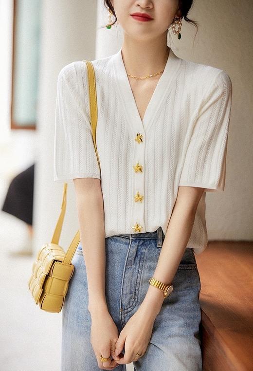 精致海星纽扣显瘦V领冰麻针织衫 商品图5