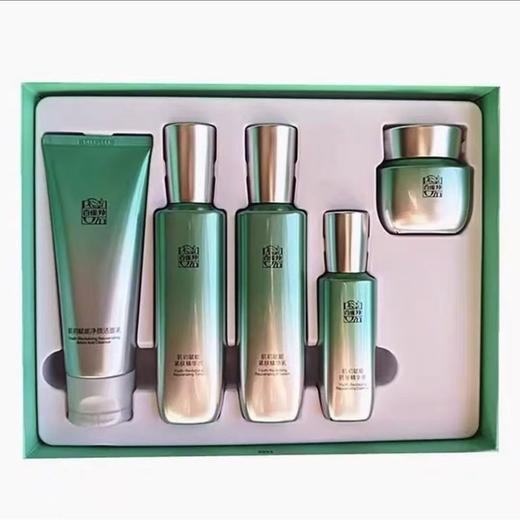 百雀‮肌⁠羚‬‎初赋‮臻⁠能‬‎享5‮盒⁠套⁠品‬‎ ‮期⁠日‬‎2028年
‮含⁠内‬‎：洁‮‬‎面90g+水100ml+乳100m＋霜50g＋精华液30ml 商品图6