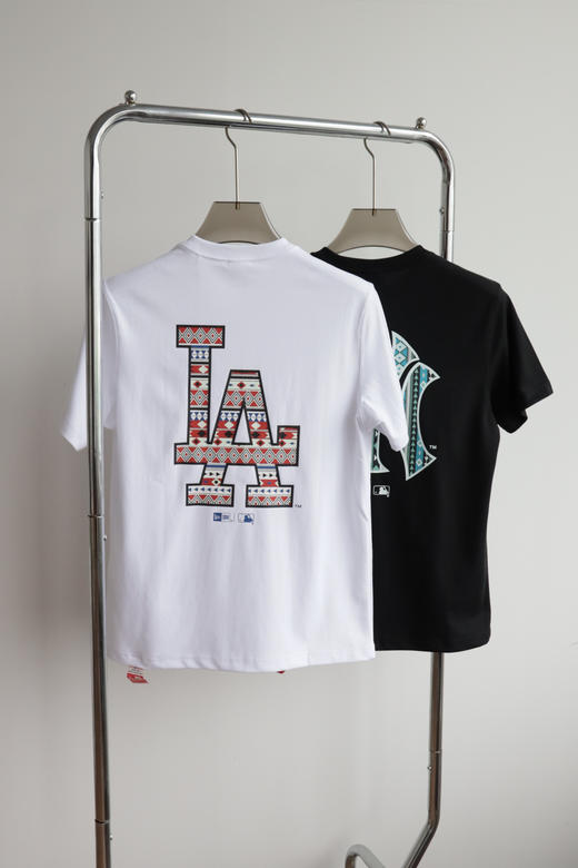 N.ER@ 纽①华 图腾嵌花 情侣款圆领短袖T恤 TX510 商品图5