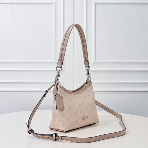 夏季特惠💰470 蔻驰新款流浪包小号CBH15 尺寸:19*15*8cm 商品图1