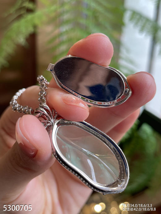 玻璃种飘翠叶子吊坠    79999【5300705】 商品图6