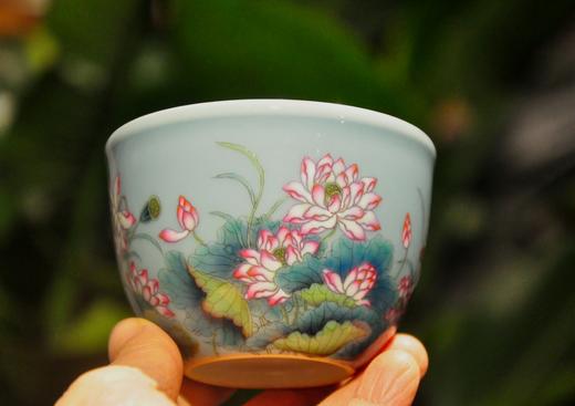 珐琅彩荷气满堂缸杯 商品图0