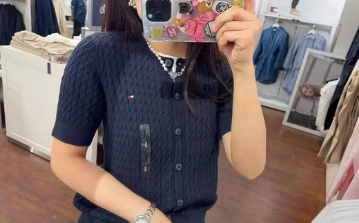 终于有折💰399元直邮🇺🇸Tommy女款短麻花开衫，纯棉材质质感柔软，新款的半袖毛衣真好看🔥都是白扣，有一些羊毛混纺 商品图8