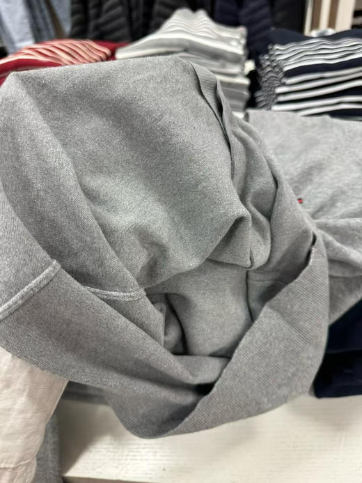 💰399元直邮🇺🇸Tommy女款纯色开衫，這是薄款、里面搭件小吊带就很好看了，上班空调房里必须常备一件 商品图8