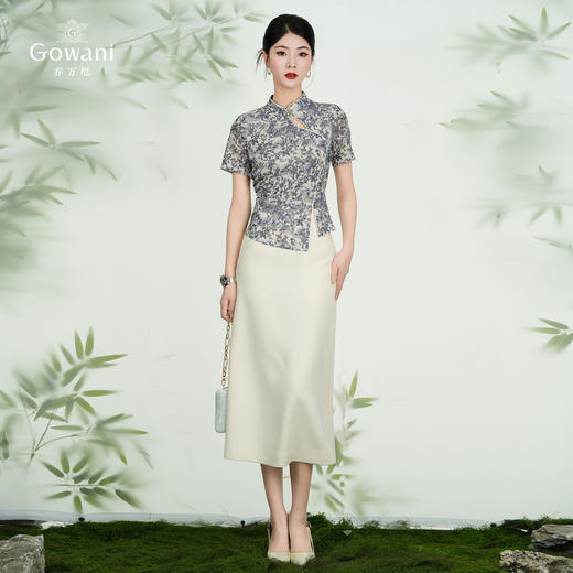 乔万尼新品2025水墨风旗袍领不规则设计新中式上衣ED2C558 商品图3