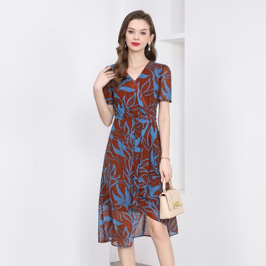 「自」全新升级【铂金会员358/天猫479/差价121】(42942)洛诗琳高级感法式连衣裙2025夏季气质收腰V领显瘦A字裙女 商品图1