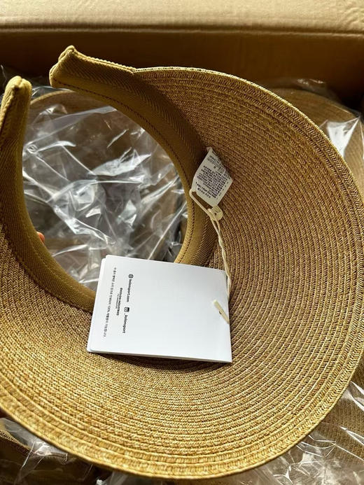 韩单正品可隆 kolon韩国限定款遮阳帽，卡其，黑色。
原价98000韩元 商品图6