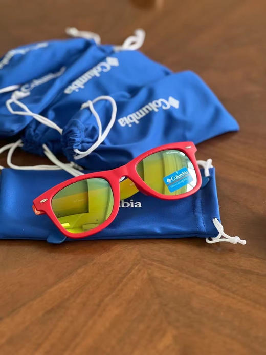 北美订单 正品 哥伦比亚户外墨镜。男女同款 
专业户外品牌 墨镜具有一定的户外功能防紫外线，外边卖80美金一个折合人民币500左右；
配有品牌logo防尘袋 商品图2