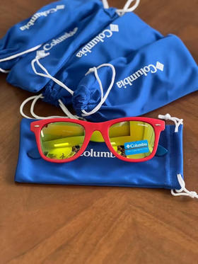 北美订单 正品 哥伦比亚户外墨镜。男女同款 
专业户外品牌 墨镜具有一定的户外功能防紫外线，外边卖80美金一个折合人民币500左右；
配有品牌logo防尘袋