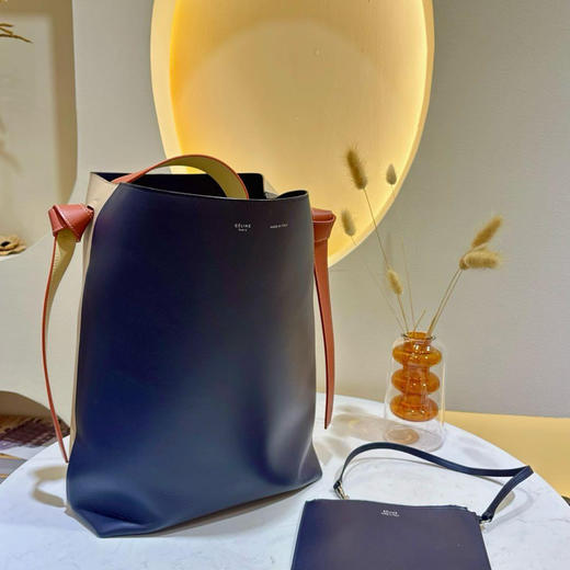 Celine 牛皮 拼色 box皮大号 水桶包 商品图0