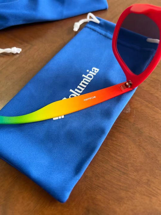 北美订单 正品 哥伦比亚户外墨镜。男女同款 
专业户外品牌 墨镜具有一定的户外功能防紫外线，外边卖80美金一个折合人民币500左右；
配有品牌logo防尘袋 商品图8