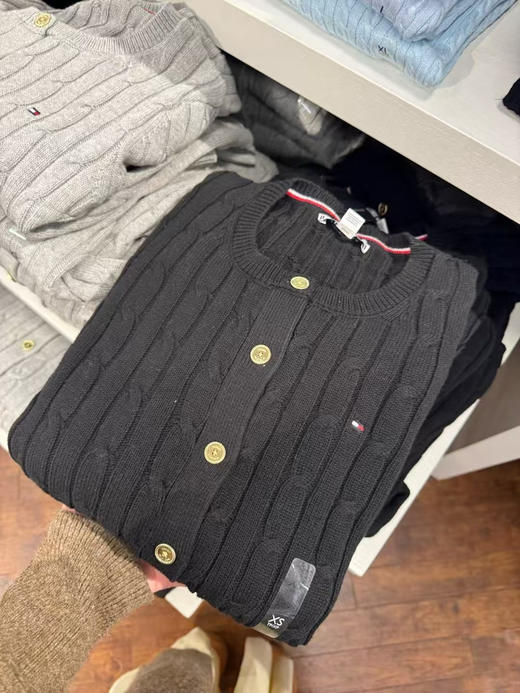 ¥399美国直邮Tommy女款麻花开衫，今年的新款纽扣改成了金属纽扣，一样好看受欢迎 商品图11
